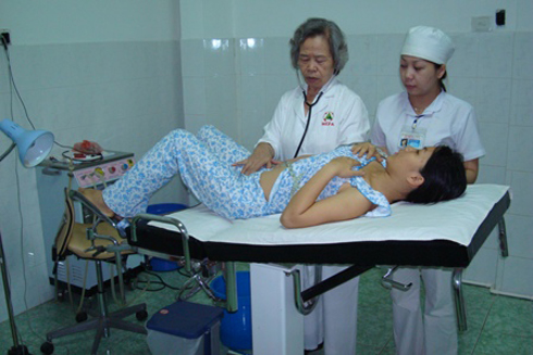 Khám phụ khoa tầm soát ung thư cổ tử cung