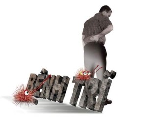 Những đối tượng hay ngồi nhiều, đứng lâu không hoạt động thì dễ mắc bệnh trĩ