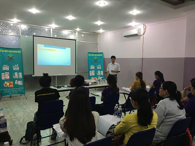 BS Vũ Văn Lực chia sẻ những công dụng, thành phần vượt trội trong các bộ sản phẩm