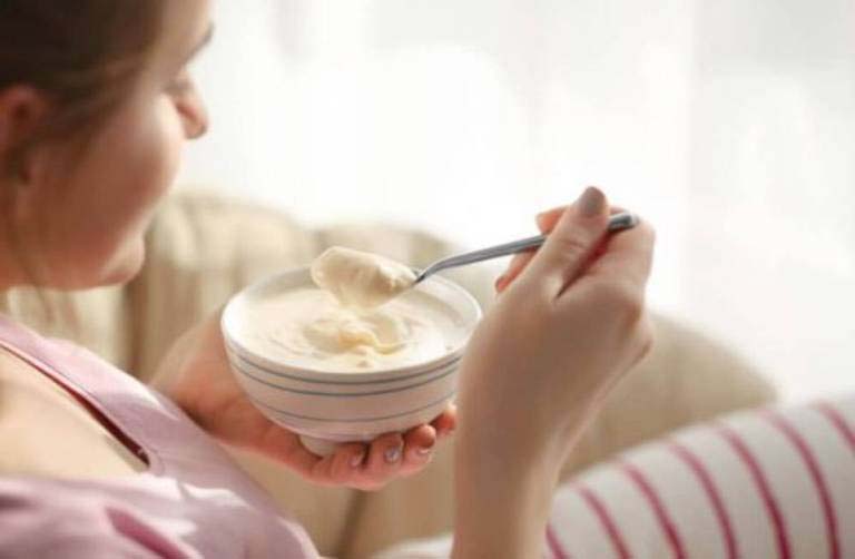 Sữa chua Hy Lạp ăn với gì?