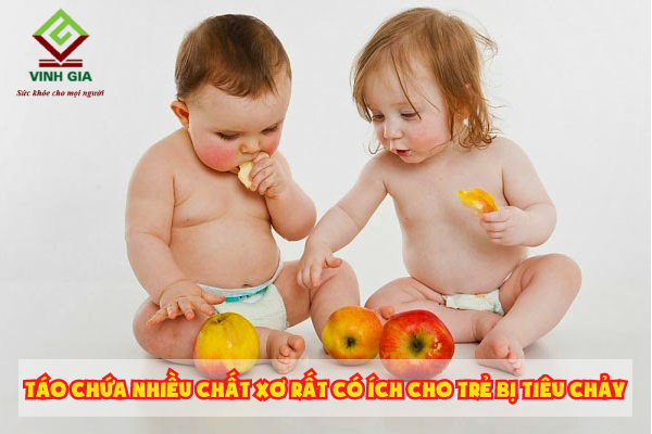 Bé bị tiêu chảy nên ăn táo giúp giảm triệu chứng tiêu chảy