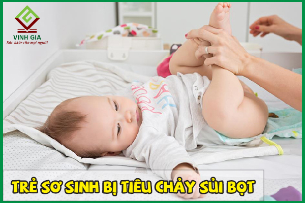Bố mẹ phải làm sao khi trẻ sơ sinh bị tiêu chảy sủi bọt?