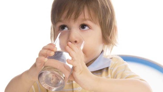 Cách bù nước cho trẻ bị tiêu chảy
