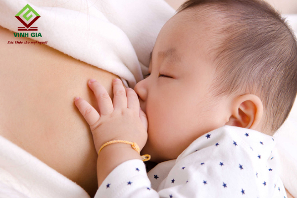 Những cách phòng tránh tình trạng trẻ sơ sinh bị sôi bụng tiêu chảy