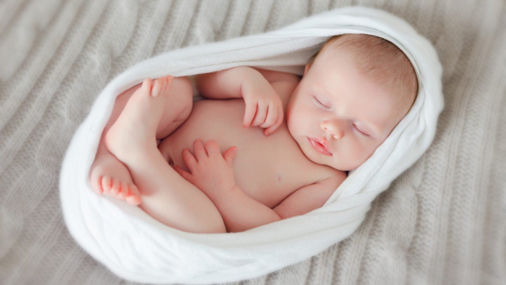 Trẻ sơ sinh bị táo bón mẹ nên ăn gì ? Trẻ sơ sinh bị táo bón mẹ nên ăn gì ?