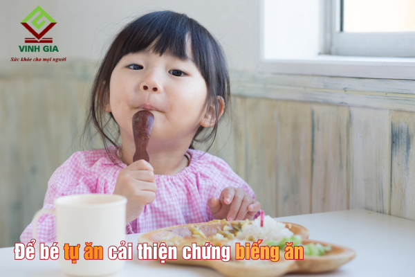 Để cải thiện chứng biếng ăn, phụ huynh đừng ép bé ăn khi bé không muốn
