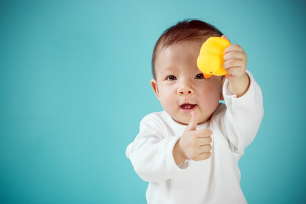 Trẻ 15 tháng tuổi biếng ăn – mẹ cần nhanh chóng giải quyết vấn đề