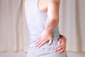 Đau lưng bên phải là bệnh gì? Chữa trị và phòng ngừa như thế nào? Đau lưng bên phải là bệnh gì? Chữa trị và phòng ngừa như thế nào?