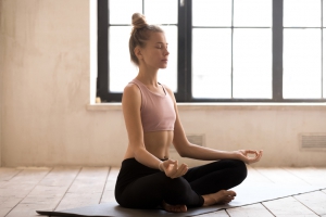 Các động tác yoga tốt cho người bị đau lưng Các động tác yoga tốt cho người bị đau lưng