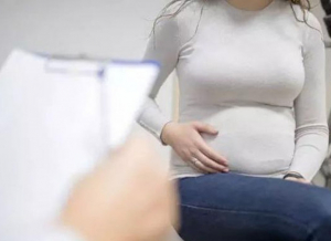 Bà bầu bị nấm âm đạo khi mang thai có nguy hiểm không?