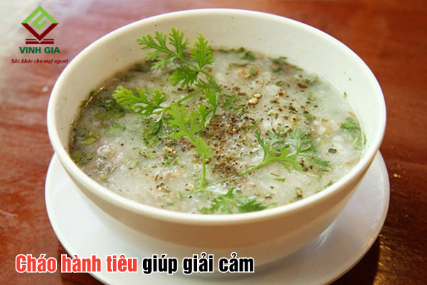 Hướng dẫn cách nấu cháo hành tiêu giải cảm