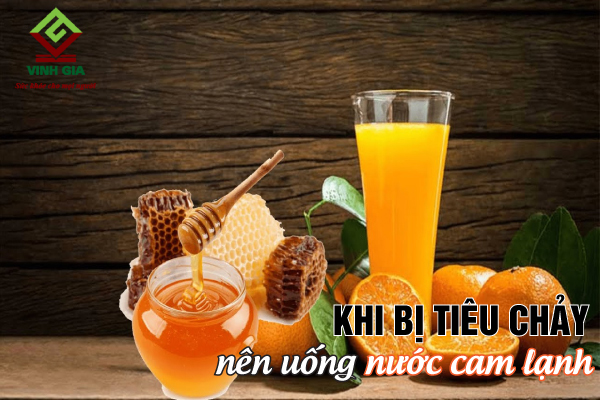 Pha nước cam với mật ong giúp cầm tiêu chảy và bù nước