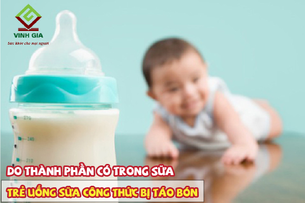 Do thành phần có trong sữa công thức khiến trẻ dễ bị táo bón
