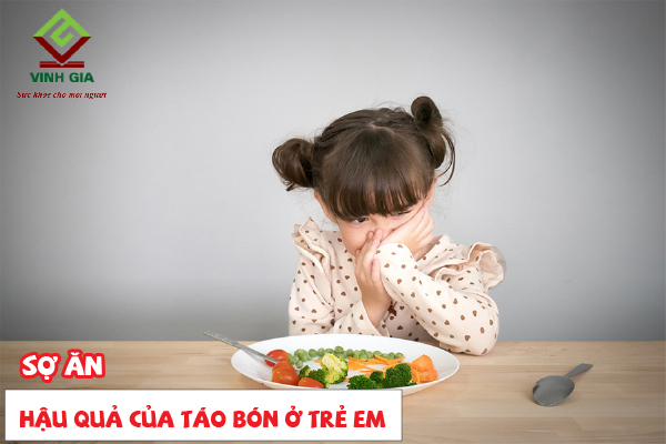 Sợ ăn là hậu quả thường thấy nhất ở trẻ em khi bị táo bón