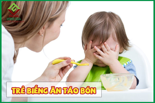 Trẻ bị biếng ăn táo bón – Mẹ phải làm sao?