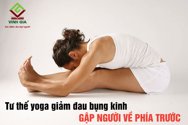 Ngồi gập người về trước là bài tập yoga chữa đau bụng kinh dễ đơn giản