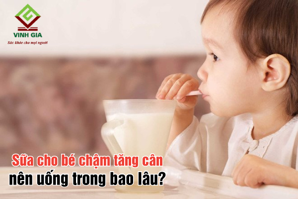 Bé nên uống sữa chậm tăng cân đến khi đạt chiều cao cân nặng chuẩn Bé nên uống sữa chậm tăng cân đến khi đạt chiều cao cân nặng chuẩn
