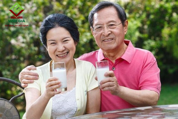 Sữa bột nhập khẩu từ Tây Ban Nha giúp người cao tuổi ngon giấc Sữa bột nhập khẩu từ Tây Ban Nha giúp người cao tuổi ngon giấc