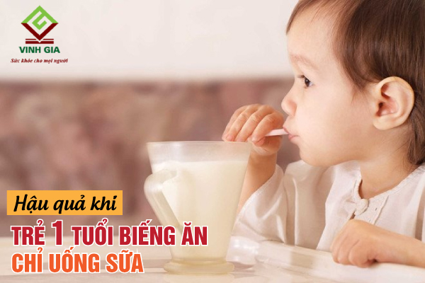 Nếu bé biếng ăn chỉ uống sữa kéo dài sẽ ảnh hưởng đến sự phát triển