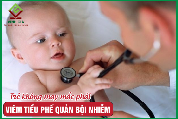 Trẻ bị viêm tiểu phế quản bội nhiễm: Mẹ cần làm gì?