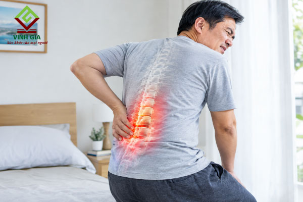 Đau lưng có nên nằm nghỉ hoàn toàn?