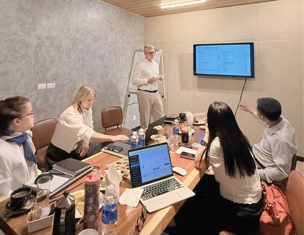 Mr. Darius, CEO of Oceanic, presenting at the strategic meeting with Vinh Gia