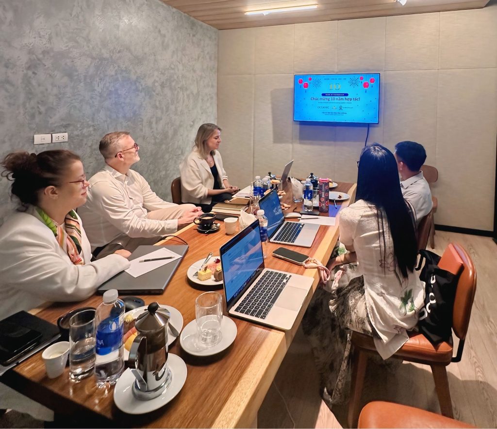 Working session between Oceanic and Vinh Gia celebrating 10 years of partnership